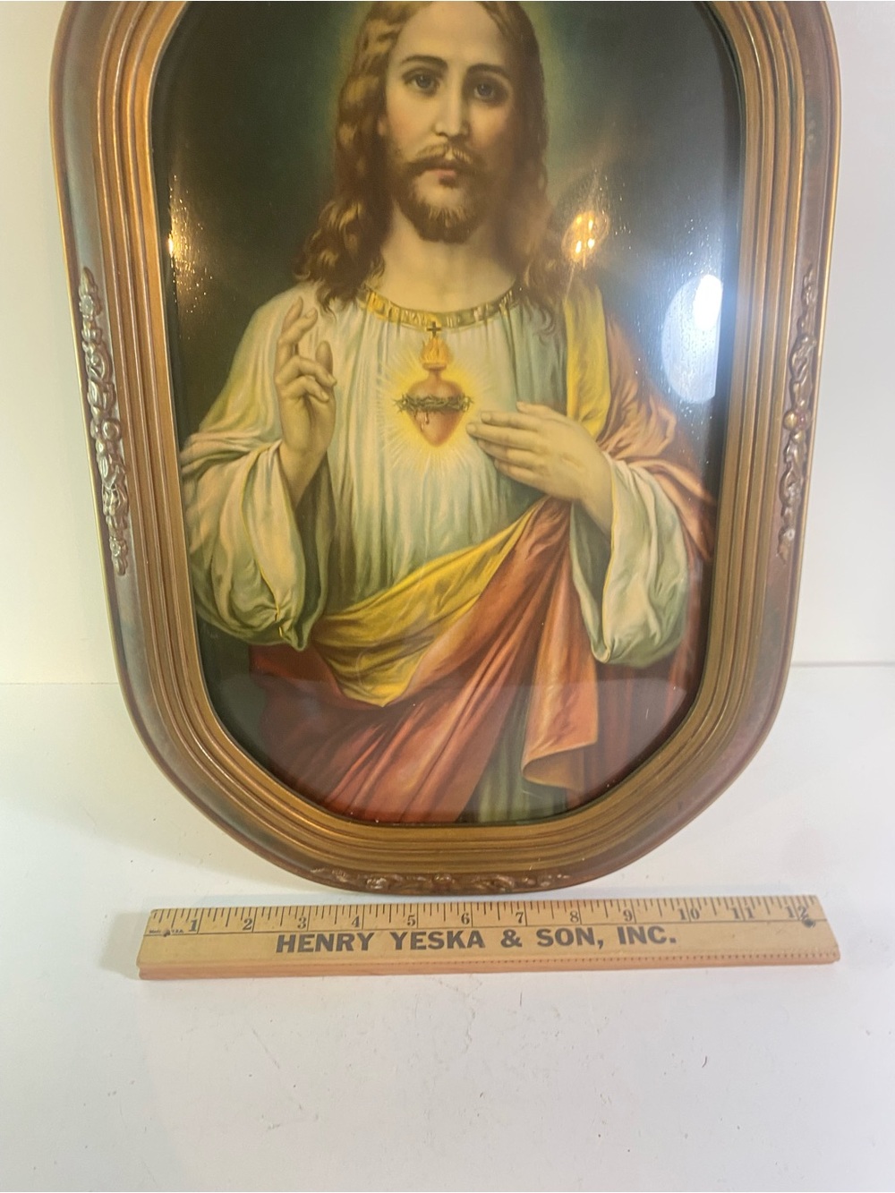 Vintage Lithograph Of The Sacred Heart Of Jesus Oval Frame Gesso Detail 12”x18” - Picture 16 of 16
